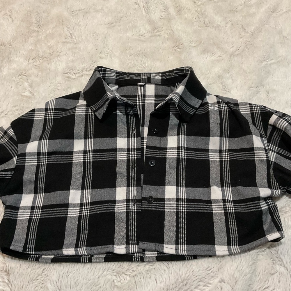Shein Black and White Plaid Button-Up Cropped Shirt - Picture 2 of 4